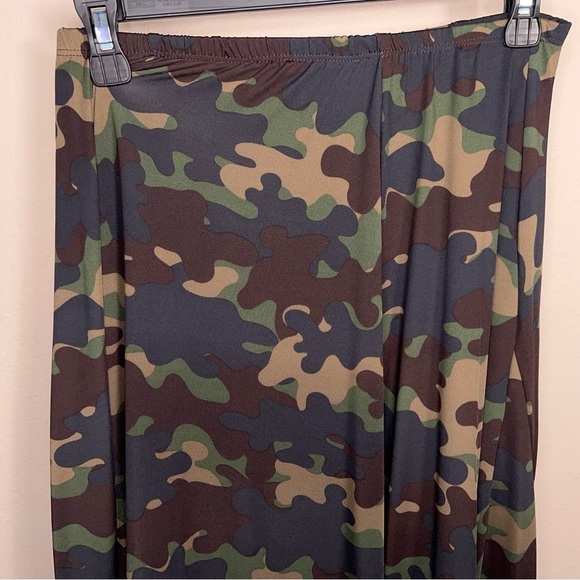 New Small LuLaRoe Camo Skirt Jessica Style Stretch Elastic Waistband Casual - Picture 9 of 13